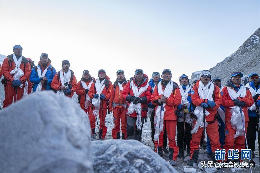 大本营组织登山比赛，挑战高峰，展现团队力量与协作精神