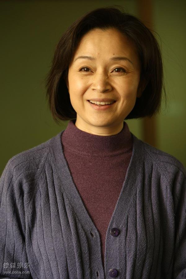 演员刘莉莉，舞台到荧屏的自信蜕变与成就之光